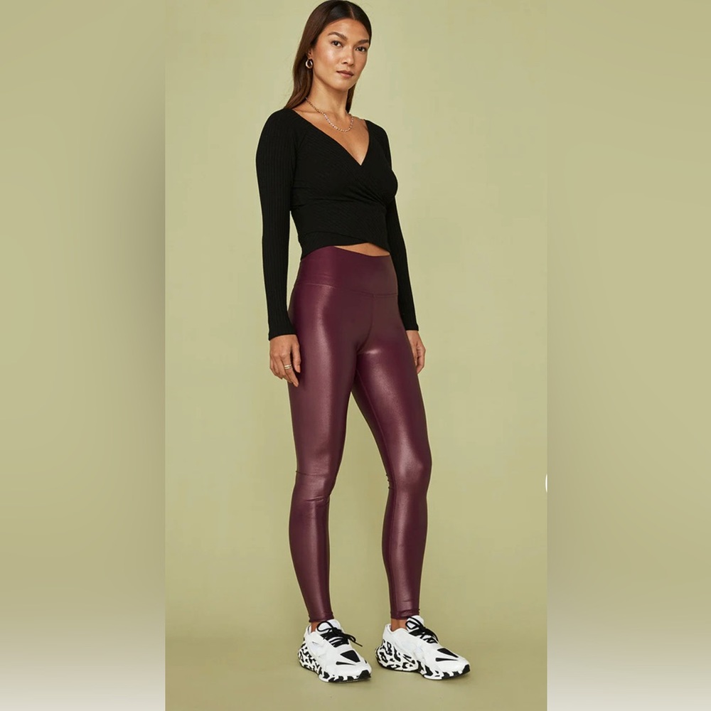 Koral Lustrous High Rise in Bordeaux SMALL